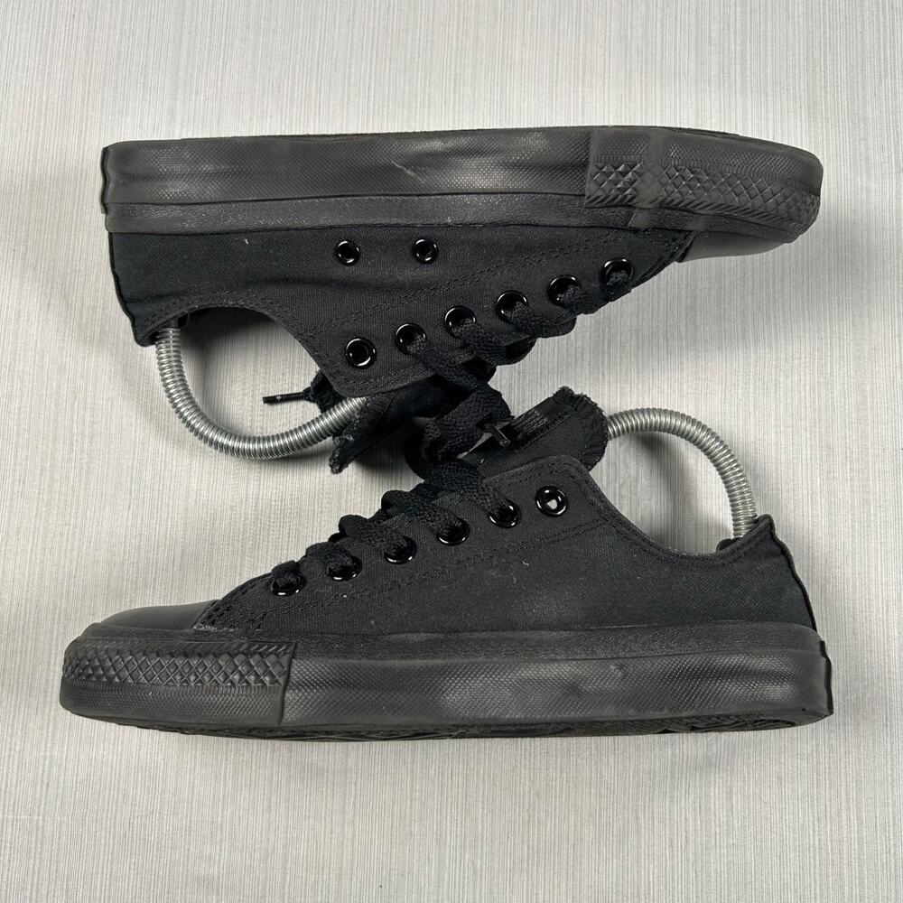 Converse Chuck Taylor All Star low top sneakers US 7 Black Womens Athletic